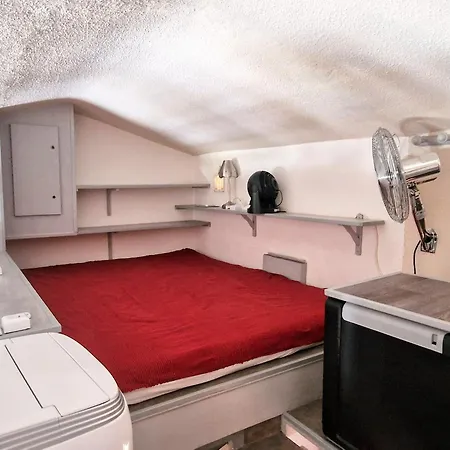 Studio-mezzanine A Avec Terrasse Et Parking Privatif - Fr-1-309-90 Apartment *